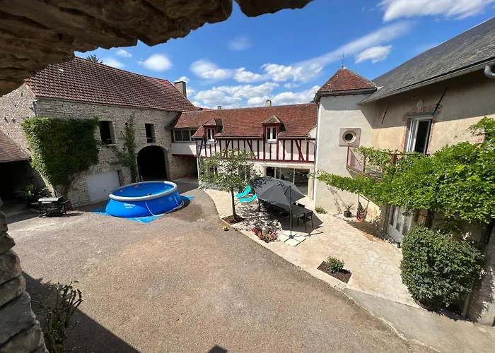 Corps De Ferme Bourguignon